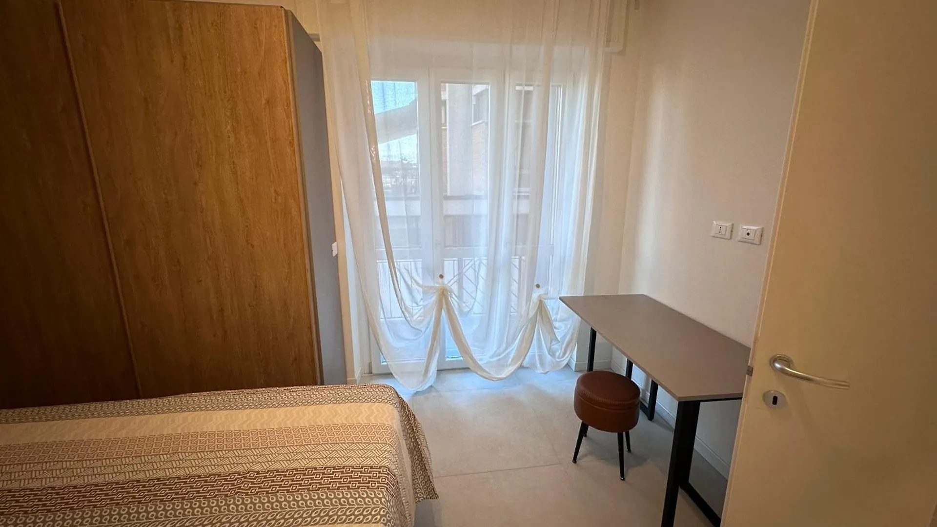 דסנזאנו דל גארדה La Villa Desenzano 0*, דסנזאנו דל גארדה